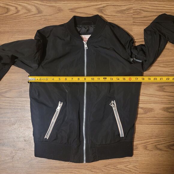 Black Levi's Bomber-Style Windbreaker with Utility Detailing - Picture 6 of 11
